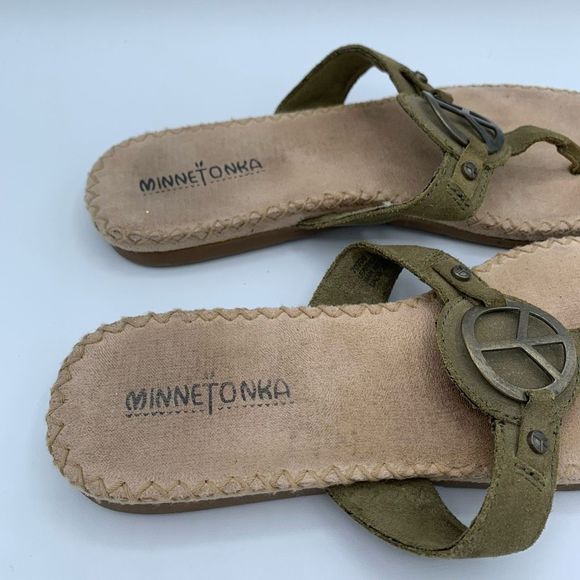 Minnetonka Leather Peace Flip Flop Sandals Green / Tan size 9 - Picture 3 of 3